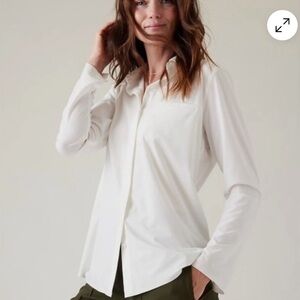 Athleta Urbanite Wrinkle Free Long Sleeve Button Up Top | White | Medium | UPF50